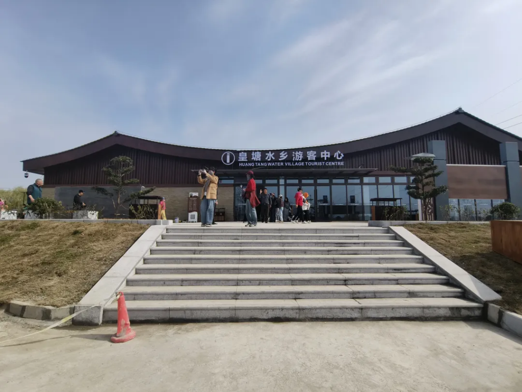 扮美花海春色，喜迎八方游客-皇塘水乡景区